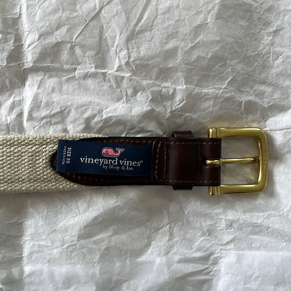 Vineyard Vines Boston Red Sox belt size 30 in excellent condition. - Picture 4 of 4